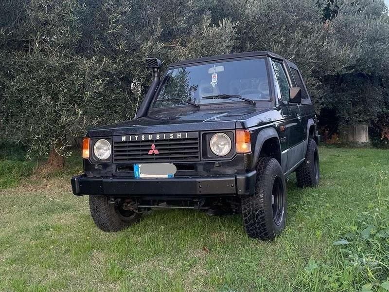 Usata Mitsubishi Pajero Top 114 CV (83 kW) 1988 Nero SUV