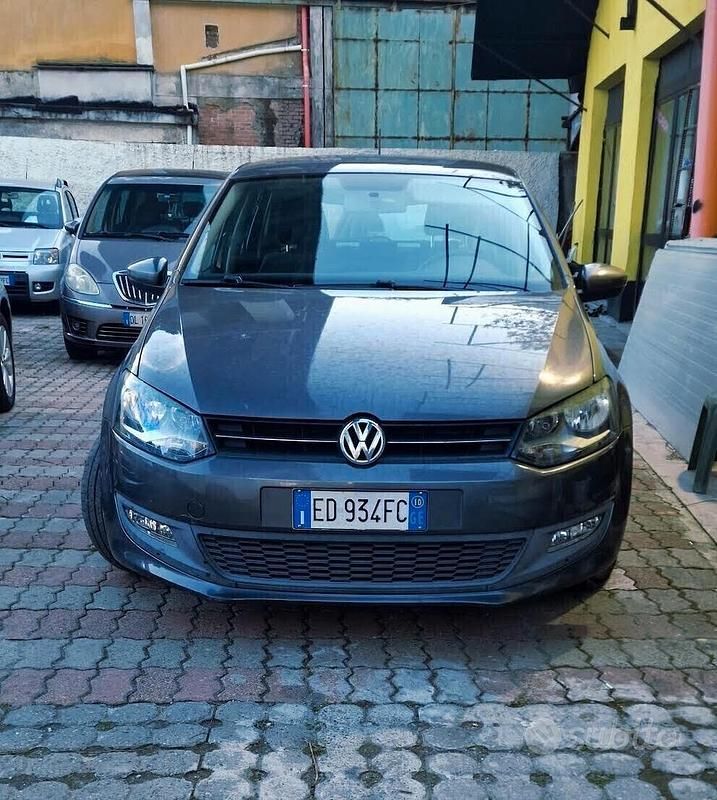 Usata VW Polo Comfortline 70 CV (51 kW) 2010 Grigio Berlina