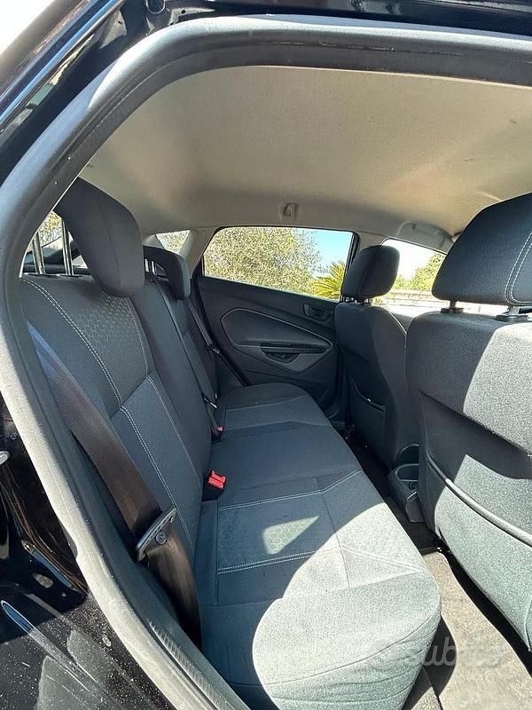 Usata Ford Fiesta Titanium 97 CV (71 kW) 2010 Nero Utilitaria