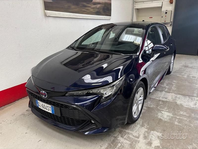 Usata Toyota Corolla Business Edition 98 CV (72 kW) 2022 Blu Berlina