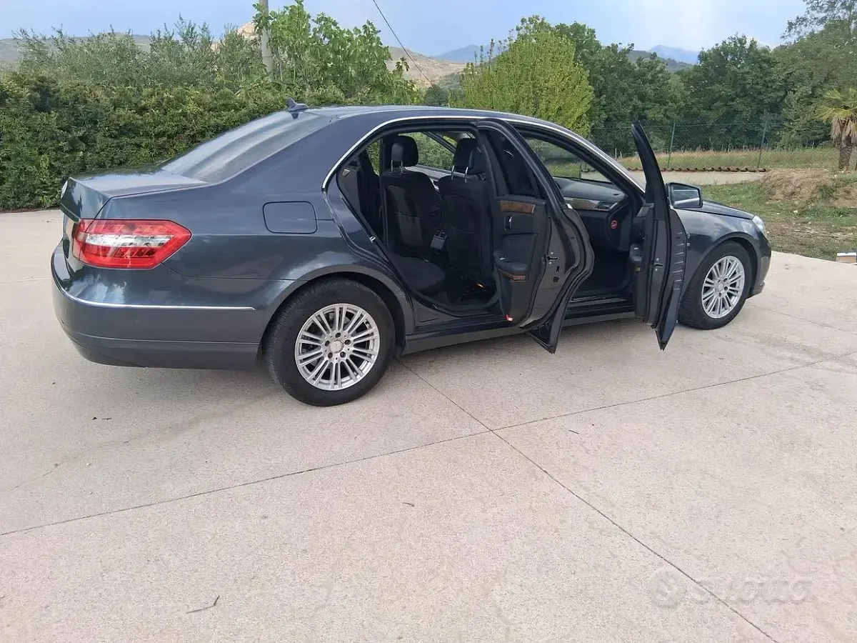Usata Mercedes E220 Elegance 170 CV (125 kW) 2011 Berlina