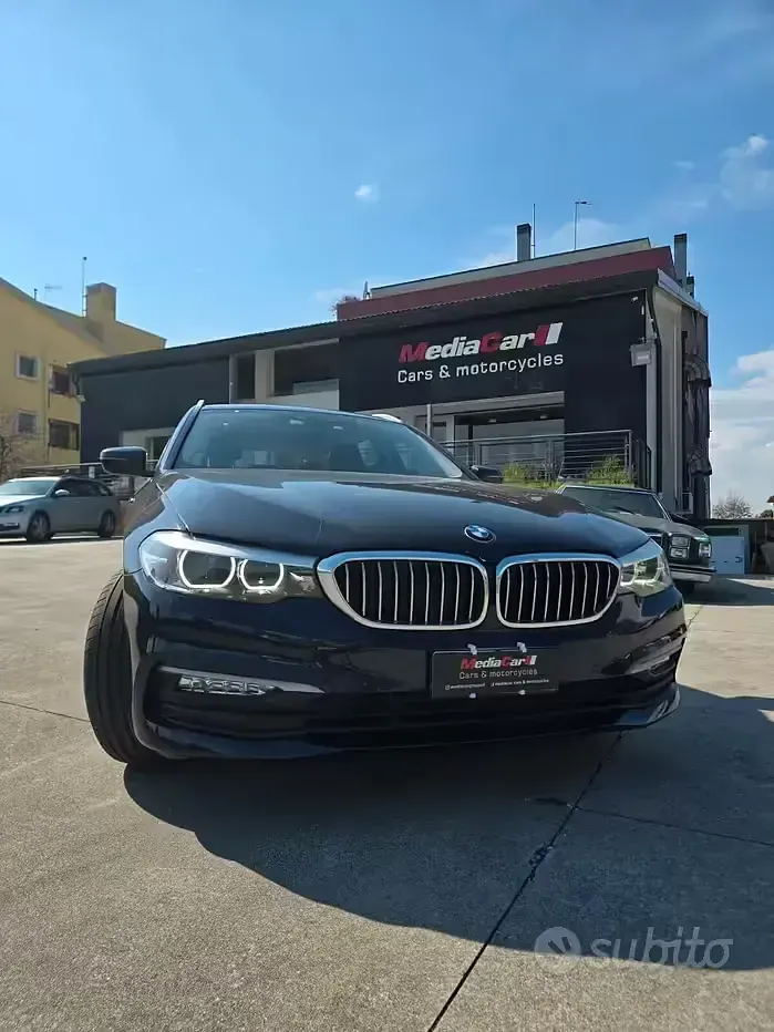 Usata BMW 520 Luxury Line 190 CV (139 kW) 2018 Blu Station wagon