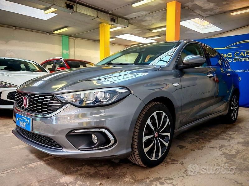Usata Fiat Tipo Lounge 120 CV (88 kW) 2017 Grigio Berlina