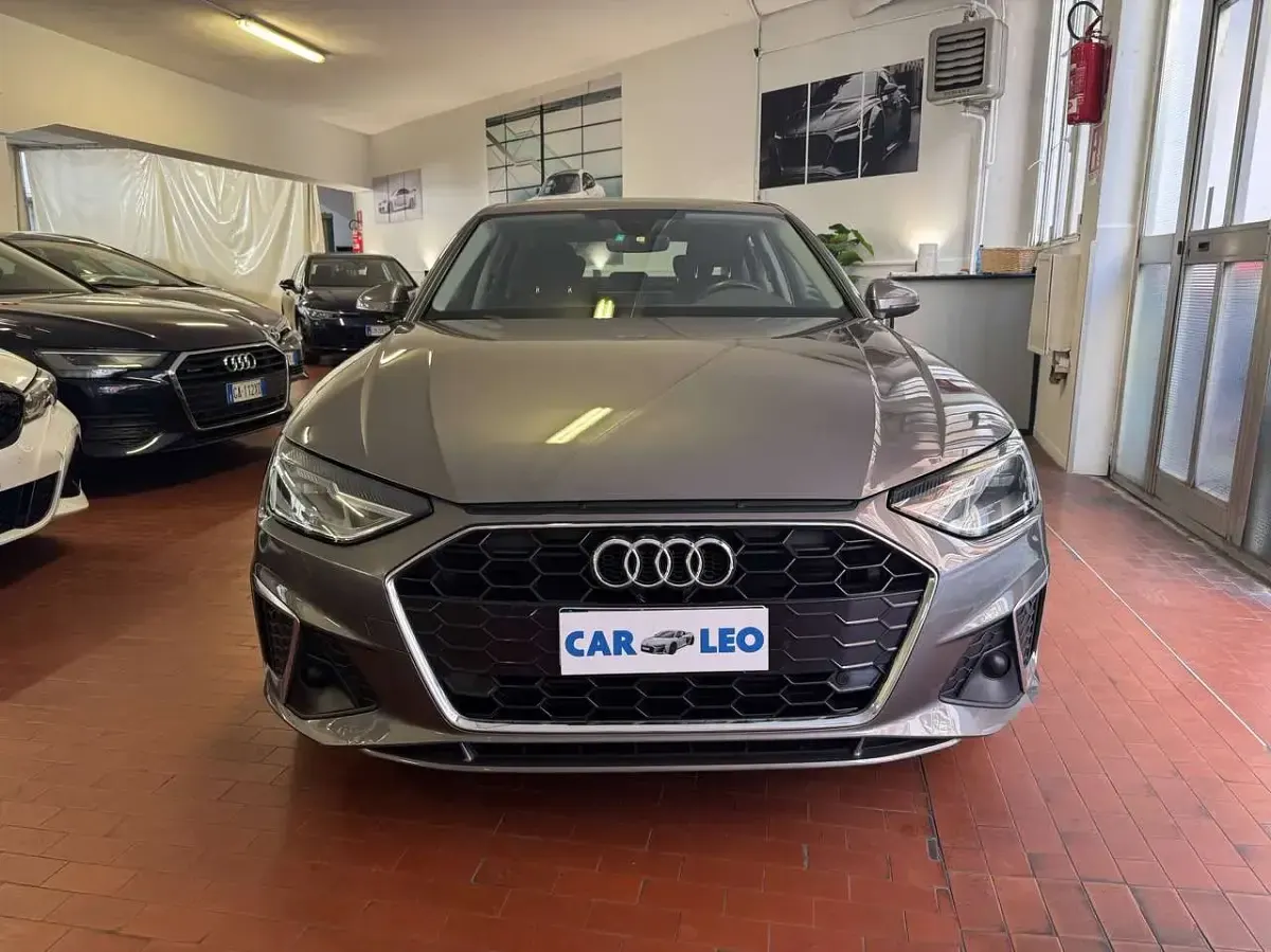 Usata Audi A4 S-Line 150 CV (110 kW) 2022 Grigio Berlina