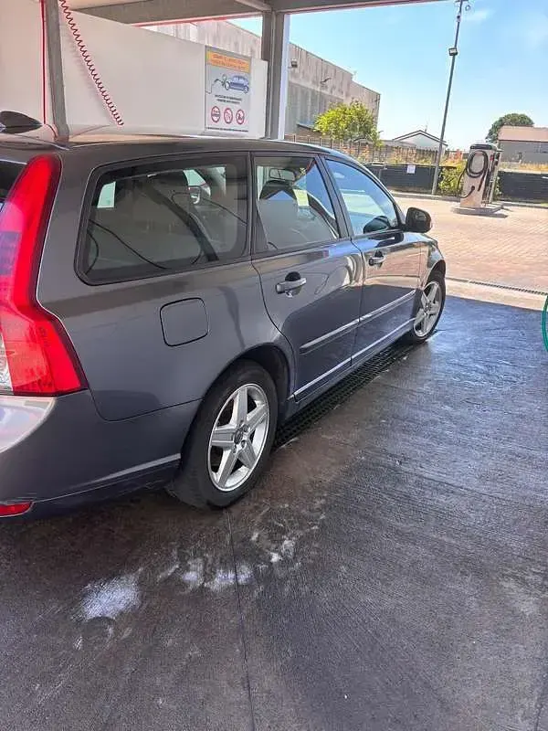 Usata Volvo V50 R-Design 136 CV (100 kW) 2009 Grigio Station wagon