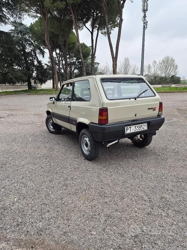 Usata Fiat Panda 4x4 50 CV (36 kW) 1989 Verde Utilitaria