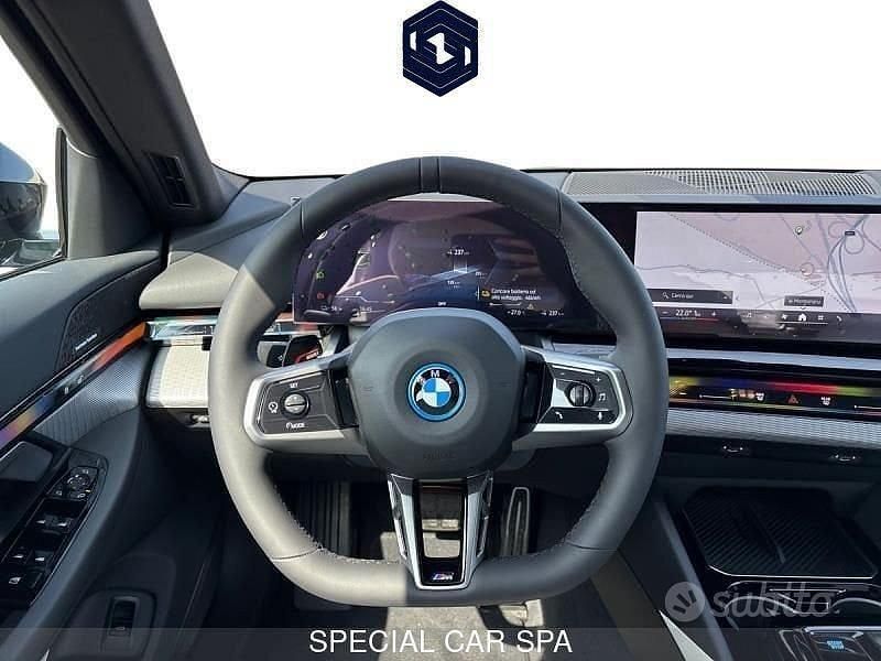 Usata BMW i5 M Sport 289 kW (394 CV) 2025 Blu Berlina