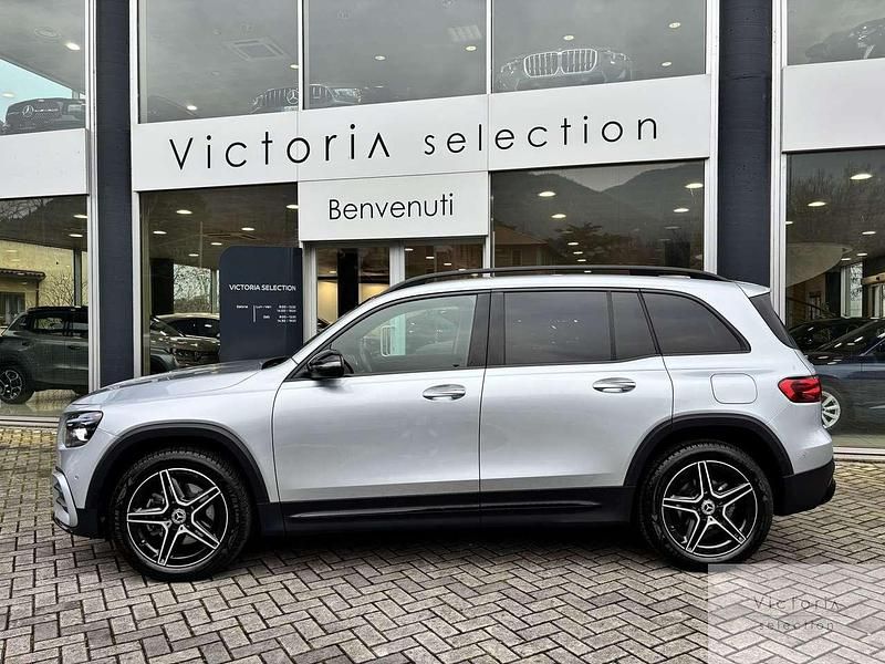 Usata Mercedes GLB200 AMG Line Premium 150 CV (110 kW) 2024 Argento SUV