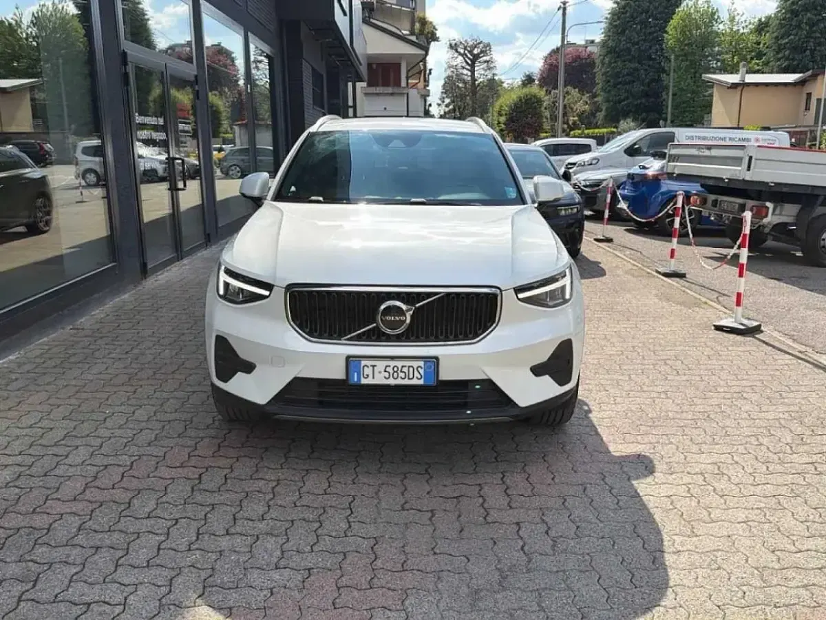 Usata Volvo XC40 Core 129 CV (94 kW) 2024 Bianco SUV
