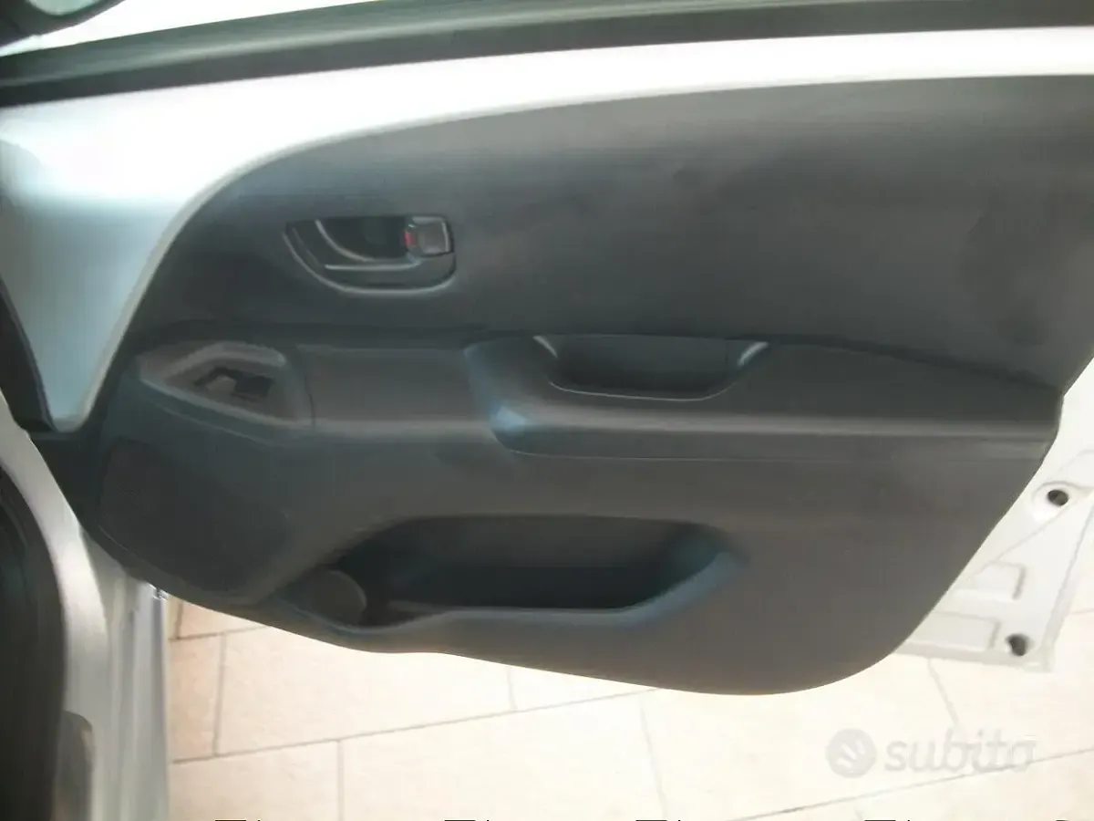 Usata Peugeot 108 Allure 72 CV (52 kW) 2018 Grigio Berlina