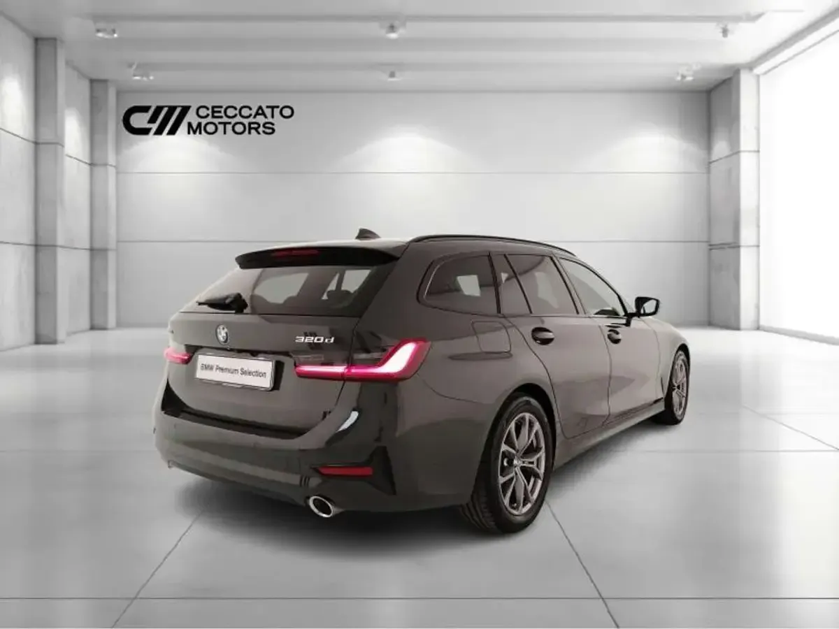 Usata BMW 320 Sport Line 190 CV (139 kW) 2021 Grigio Station wagon