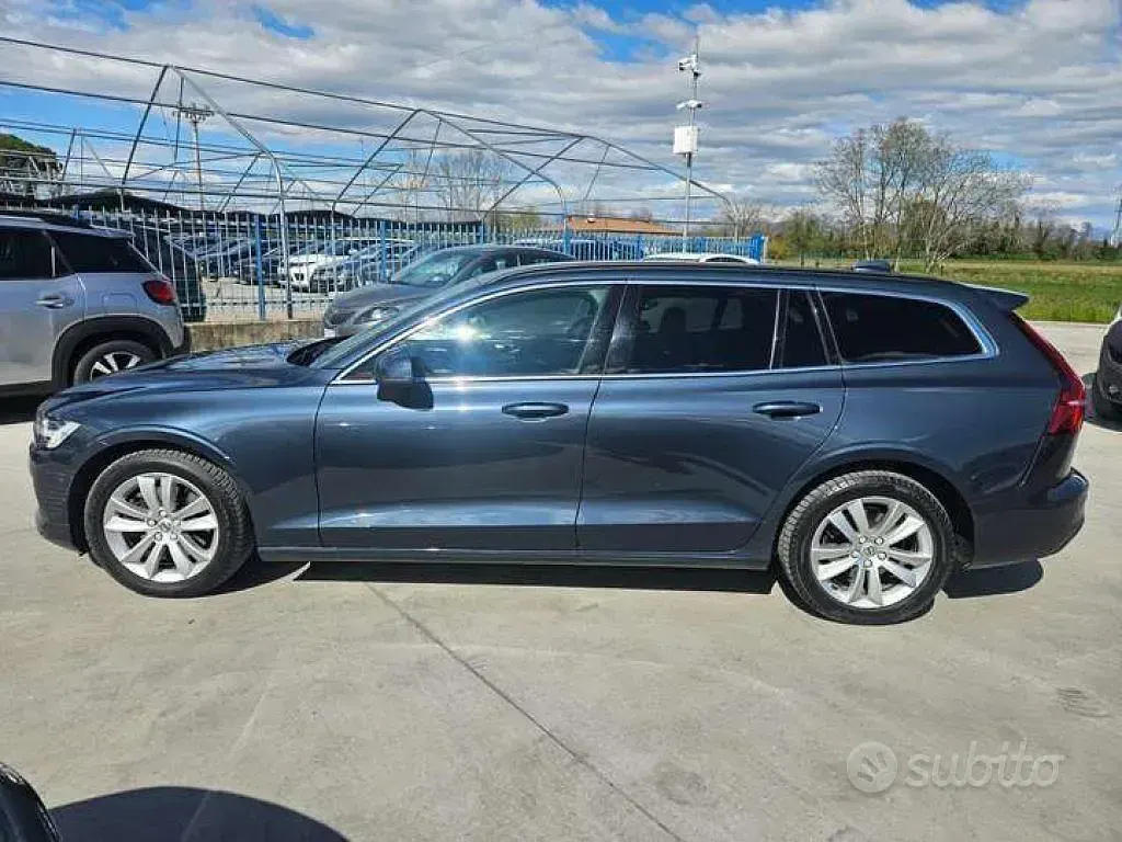Usata Volvo V60 Business Edition 197 CV (144 kW) 2021 Nero Station wagon