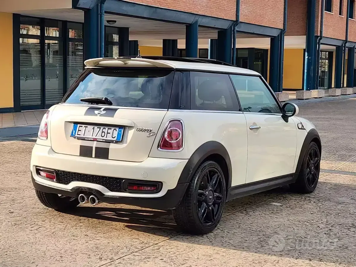 Usata Mini Cooper 143 CV (105 kW) 2013 Bianco Utilitaria