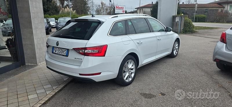 Usata Skoda Superb Ambition 120 CV (88 kW) 2019 Bianco Station wagon