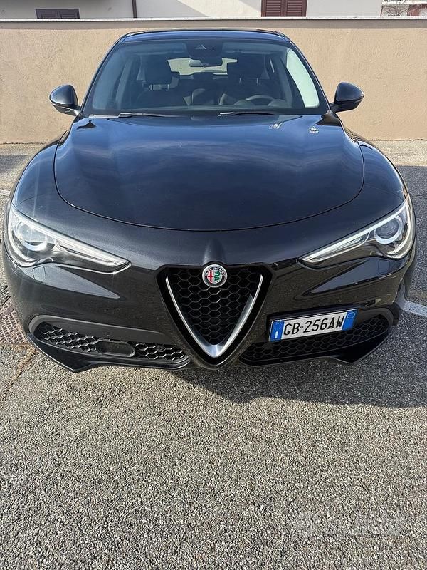 Usata Alfa Romeo Stelvio 190 CV (139 kW) 2020 Nero SUV