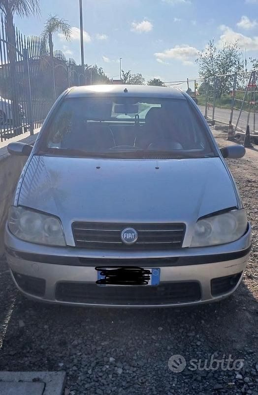 Usata Fiat Punto 69 CV (50 kW) 2004 Grigio Utilitaria