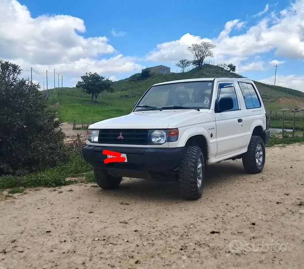 Usata Mitsubishi Pajero 100 CV (73 kW) 1997 Bianco SUV