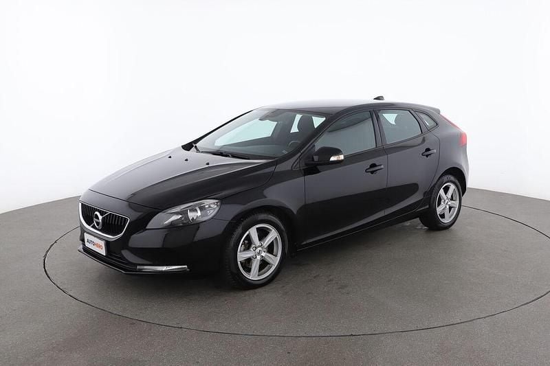 Usata Volvo V40 Kinetic 120 CV (88 kW) 2018 Nero Berlina