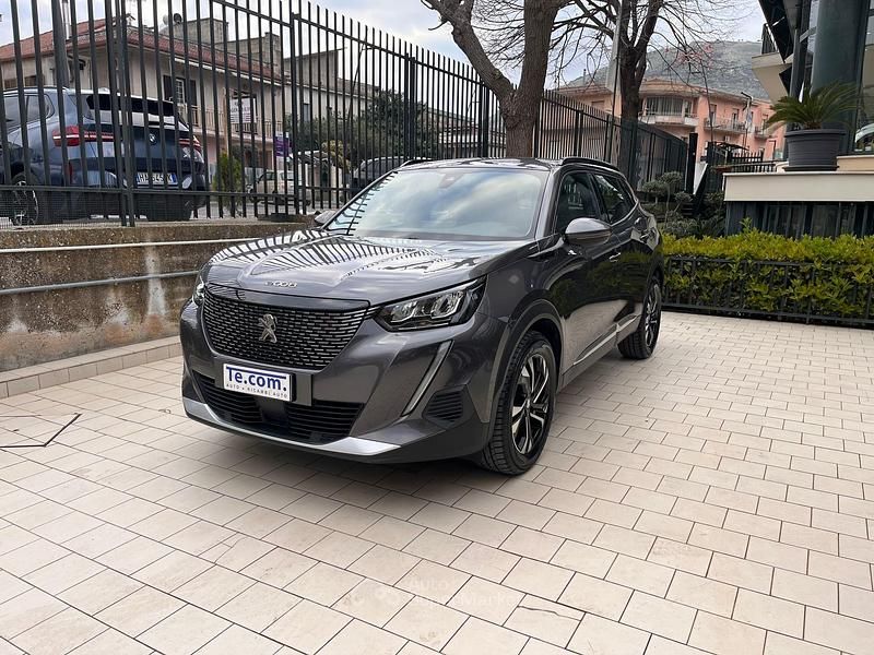 Usata Peugeot 2008 Allure 102 CV (75 kW) 2020 Gray SUV
