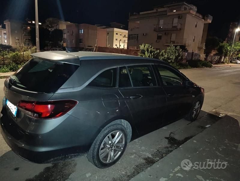 Usata Opel Astra 95 CV (69 kW) 2016 Grigio Station wagon