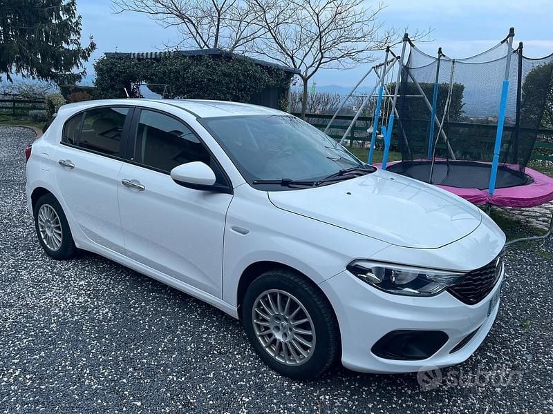 Usata 2015 Fiat Tipo | 8000 € (Buon prezzo) - Immagine 1/4