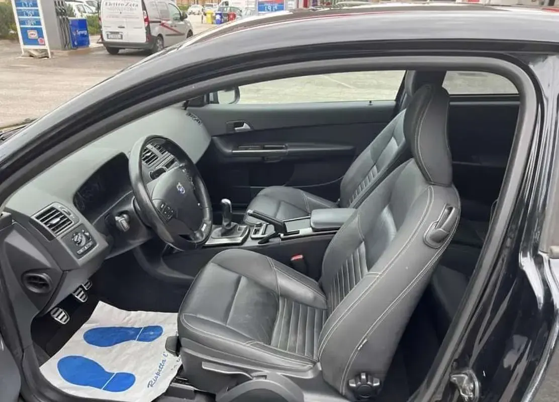Usata Volvo C30 R-Design 114 CV (83 kW) 2011 Utilitaria