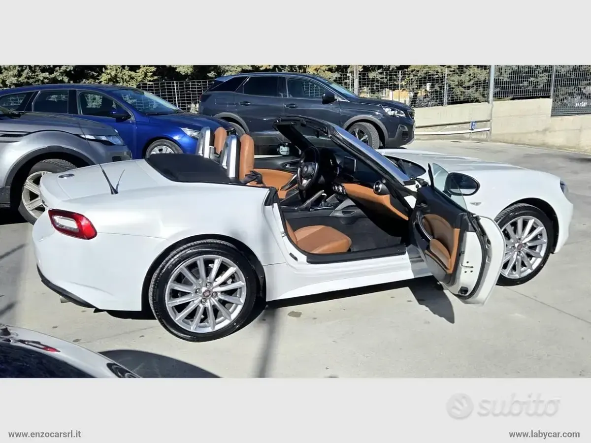 Usado Fiat 124 Spider Lusso 140 HP (102 kW) 2016 Branco Cabrios