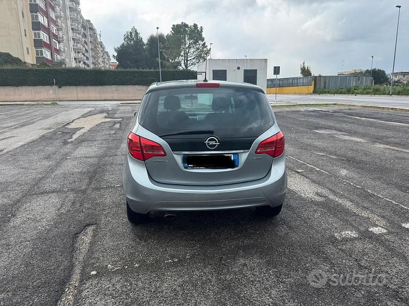 Usata Opel Meriva 120 CV (88 kW) 2011 Grigio Monovolume