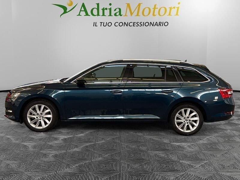 Usata Skoda Superb Executive 150 CV (110 kW) 2022 Blu Station wagon