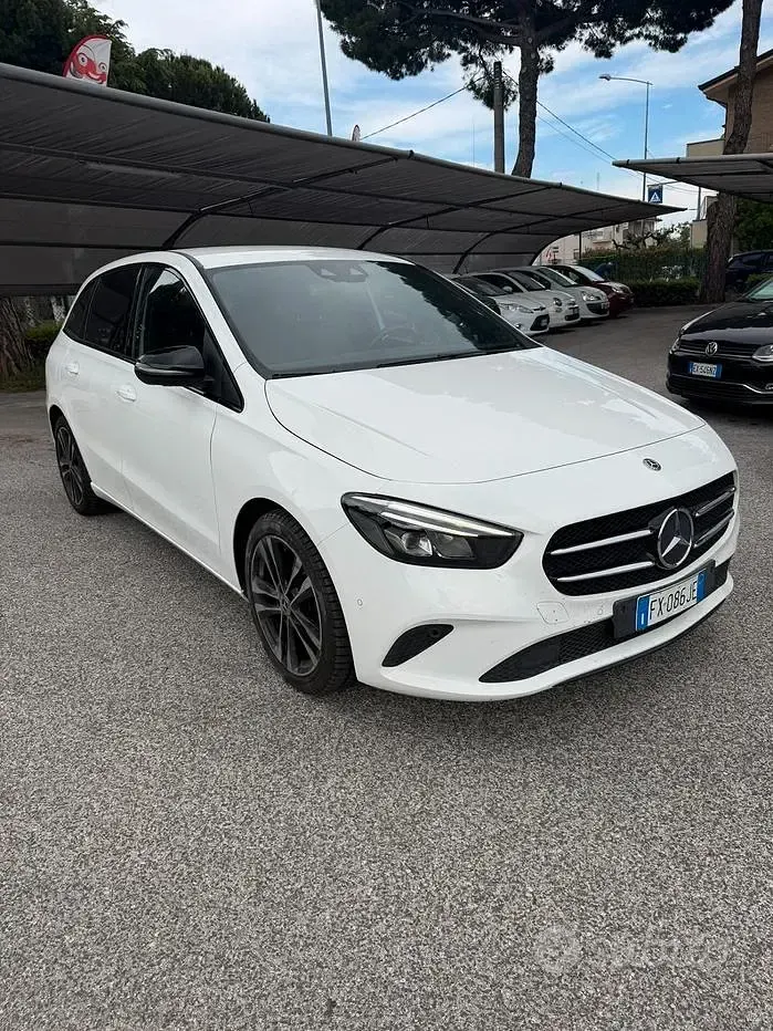 Usata Mercedes B180 116 CV (85 kW) 2019 Bianco Utilitaria