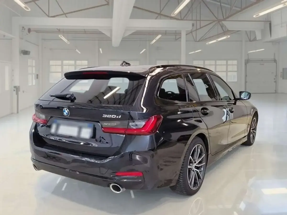 Usata BMW 320 190 CV (139 kW) 2023 Nero Station wagon