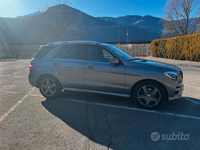 Usata Mercedes ML350 258 CV (189 kW) 2015 Grigio SUV