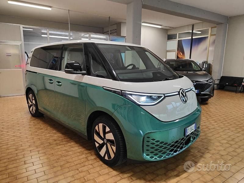 Usata VW ID. Buzz Pro 82 kW (112 CV) 2024 Azzurro Monovolume