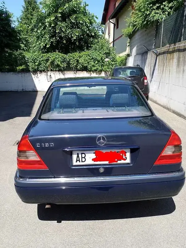 Usata Mercedes C180 Elegance 122 CV (89 kW) 1995 Blu Berlina