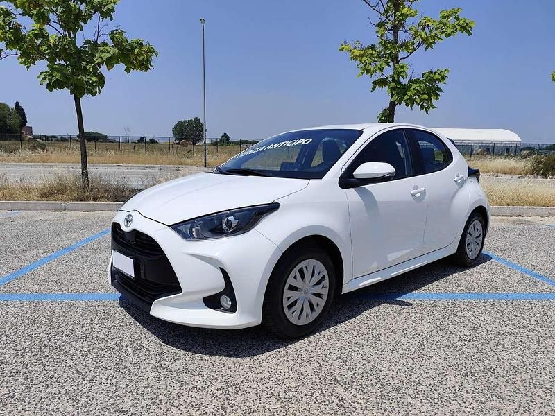 Usata Toyota Yaris Active 72 CV (52 kW) 2023 Bianco Berlina