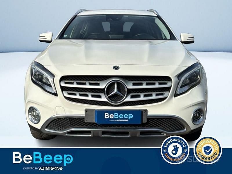 Usata Mercedes GLA200 136 CV (100 kW) 2017 Bianco metallizzato SUV