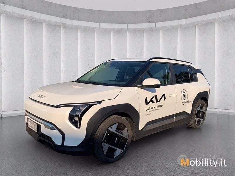 Usata Kia EV3 Earth 50 kW (68 CV) 2024 Snow white pearl SUV