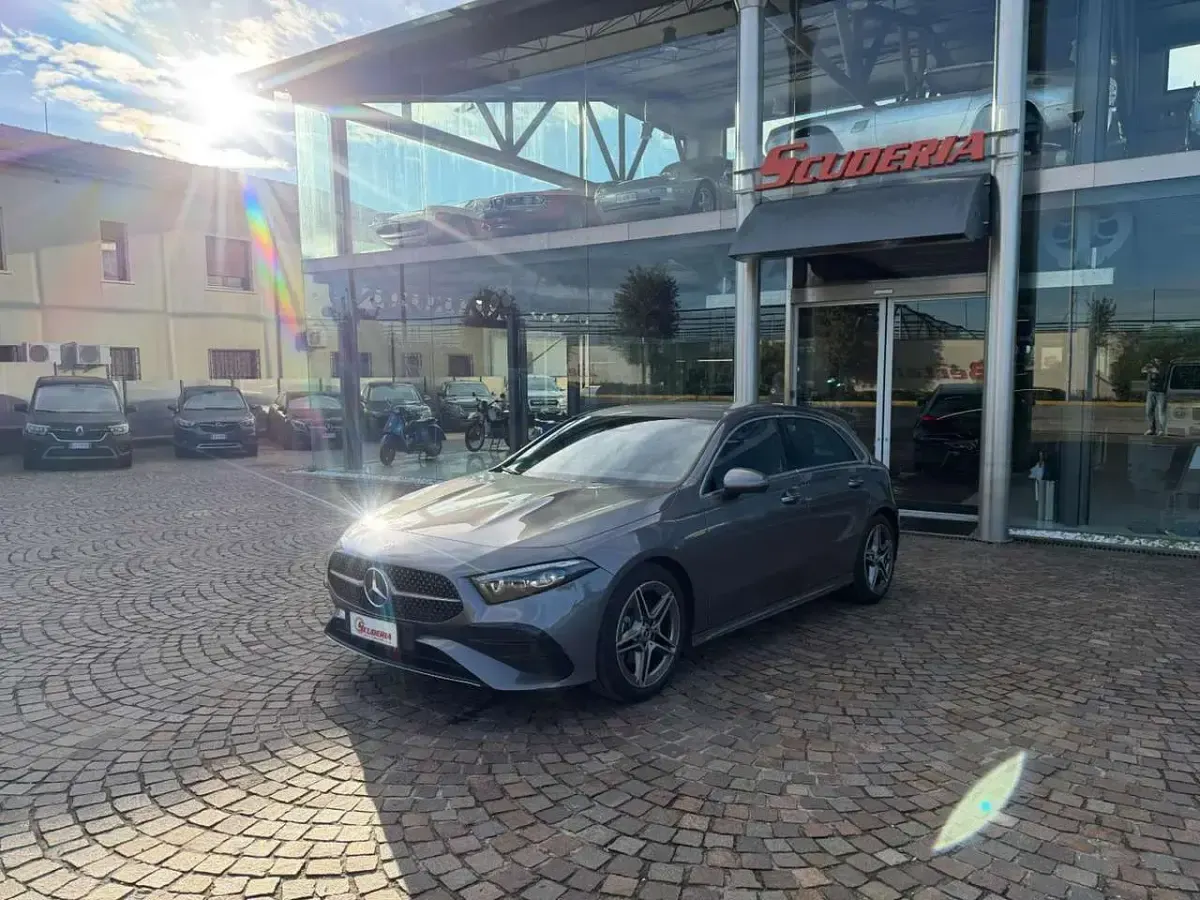 Usata Mercedes A200 Advanced Plus 150 CV (110 kW) 2025 Gray Berlina