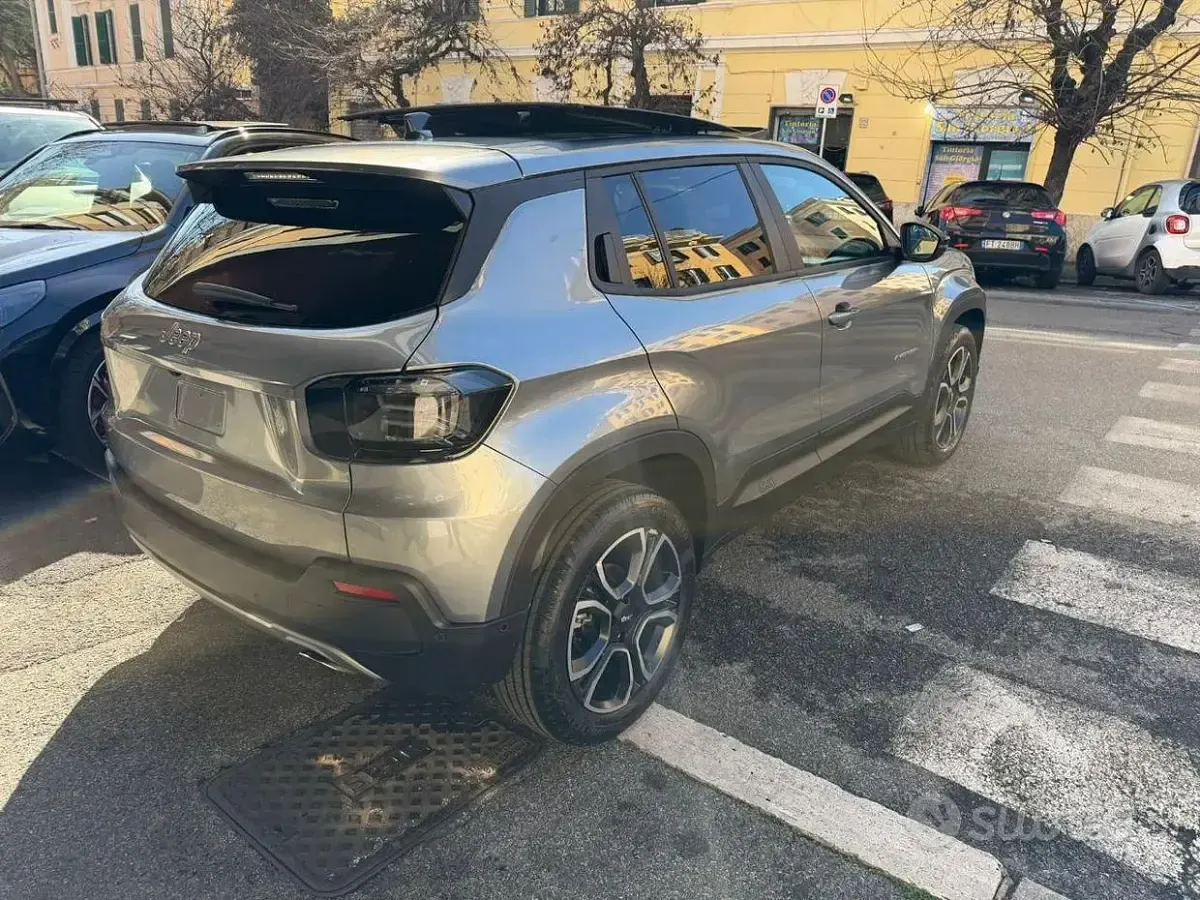 Nuova Jeep Avenger Summit 110 CV (80 kW) 2026 Grigio SUV