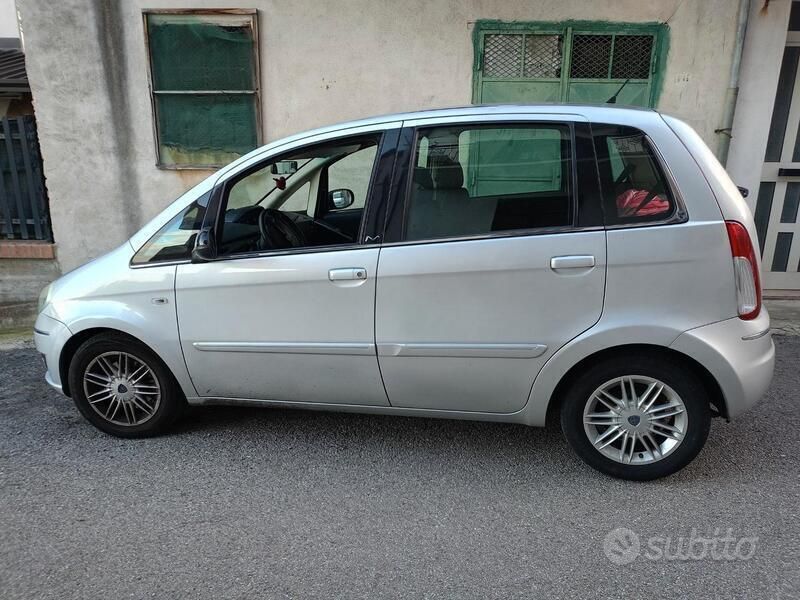 Usata Lancia Musa 69 CV (50 kW) 2012 Monovolume