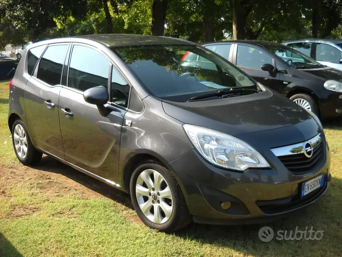 Usata Opel Meriva Cosmo 120 CV (88 kW) 2012 Grigio Monovolume