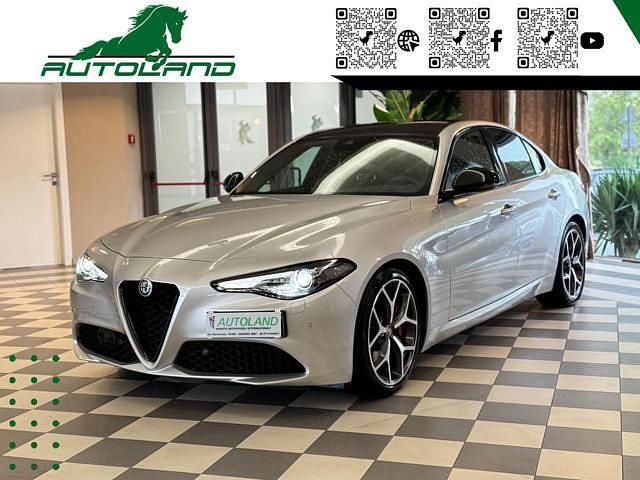 Usata Alfa Romeo Giulia Tech Edition 160 CV (117 kW) 2020 Argento metallizzato Berlina