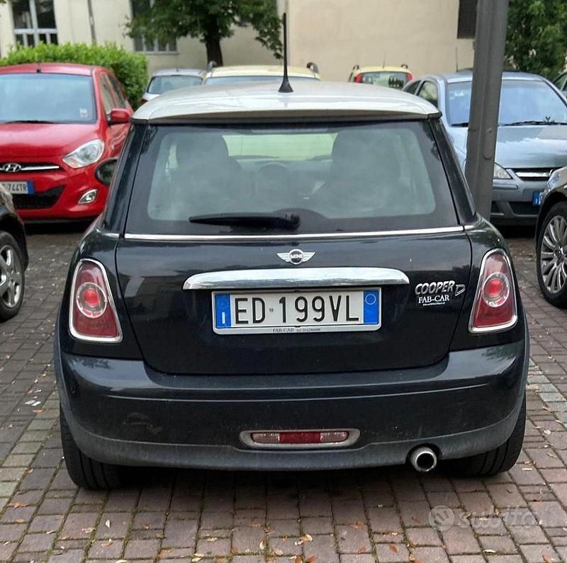 Usata Mini Cooper D 112 CV (82 kW) 2011 Utilitaria