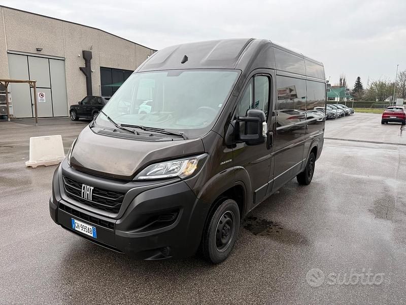 Usata Fiat Ducato 33 120 CV (88 kW) 2021 Marrone Furgone