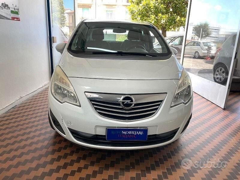Usata Opel Meriva Cosmo 100 CV (73 kW) 2011 Bianco Monovolume