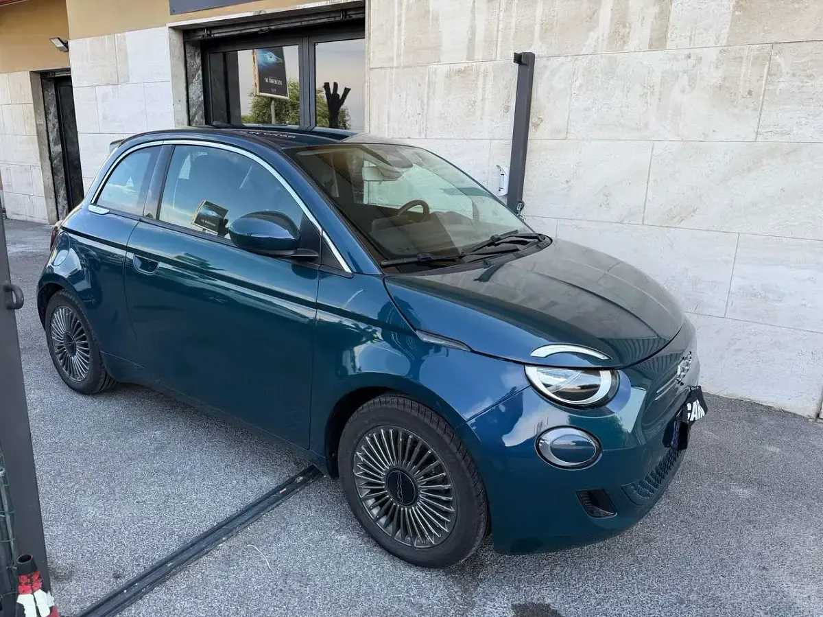 Usata Fiat 500e La Prima 42 kW (58 CV) 2020 Verde Cabrio