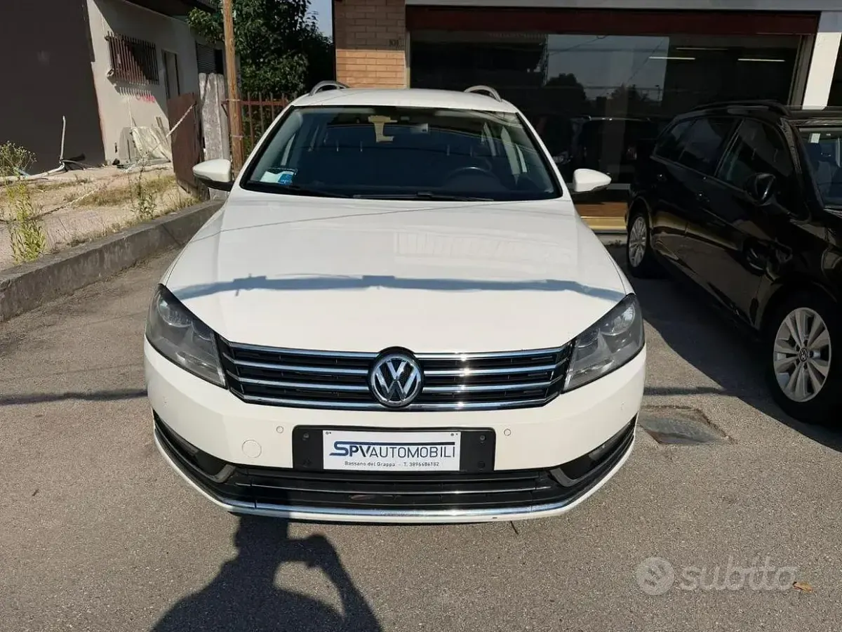 Usata VW Passat Highline 140 CV (102 kW) 2014 Bianco Station wagon