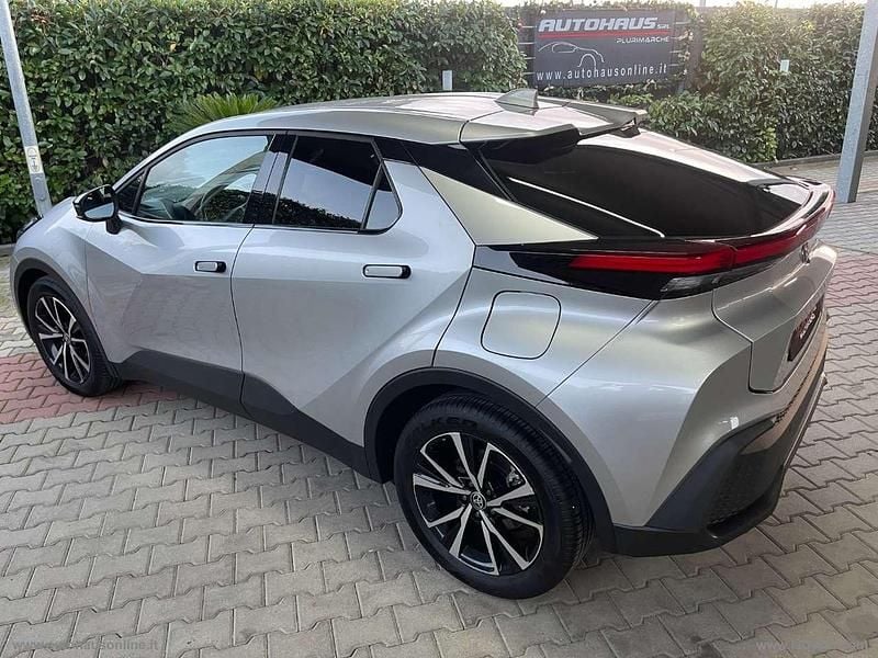 Usata Toyota C-HR Trend 98 CV (72 kW) 2025 Argento SUV