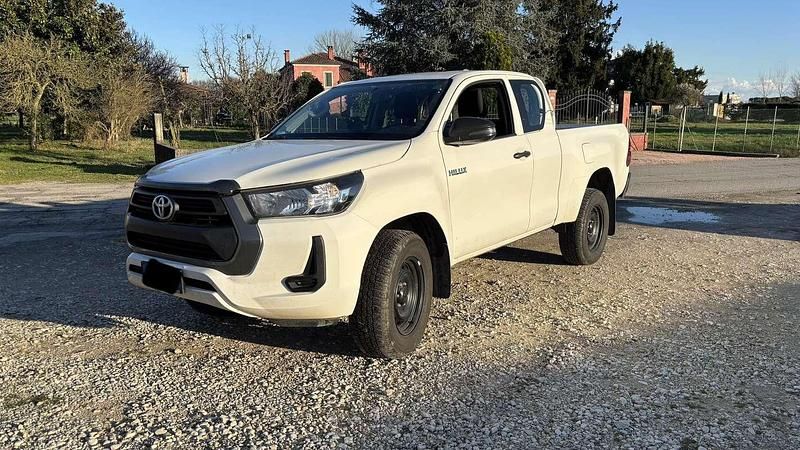 Usata Toyota HiLux Lounge 150 CV (110 kW) 2023 Pick-up
