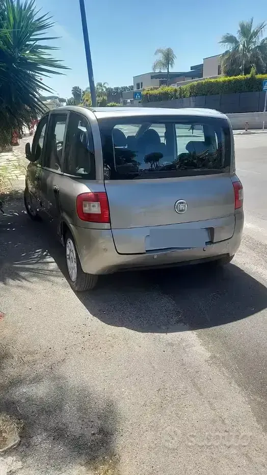 Usata Fiat Multipla 120 CV (88 kW) 2009 Grigio Monovolume